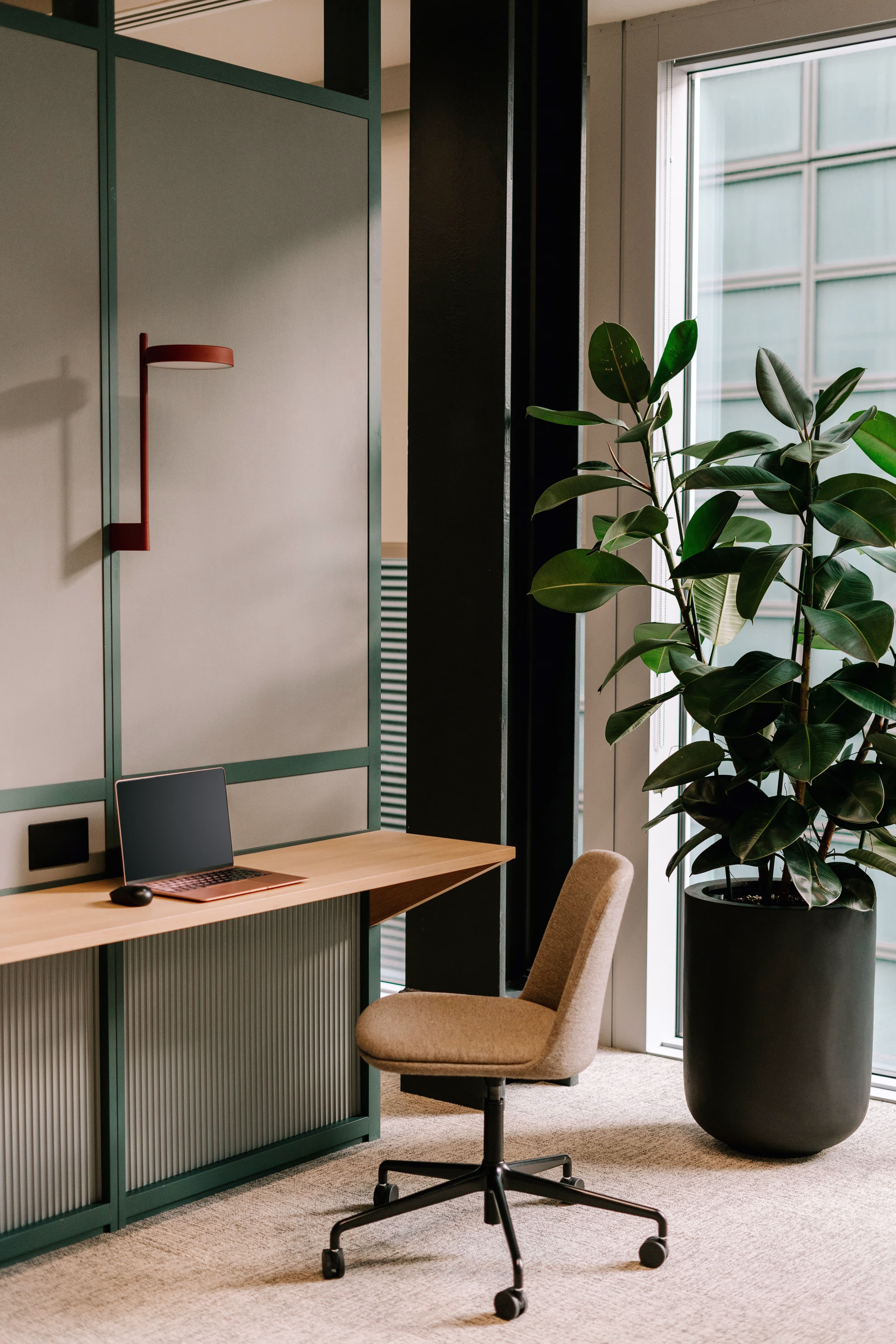 Illustration for The Enduring Impact of Hybrid Work on Flexible Workspaces