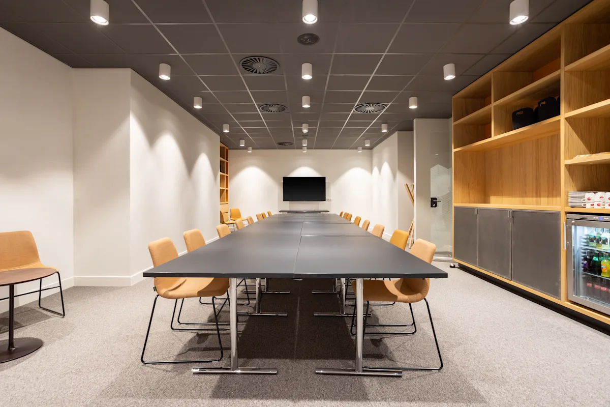 Spaces, Evert van de Beekstraat 202, Terminal 1 - 3.webp