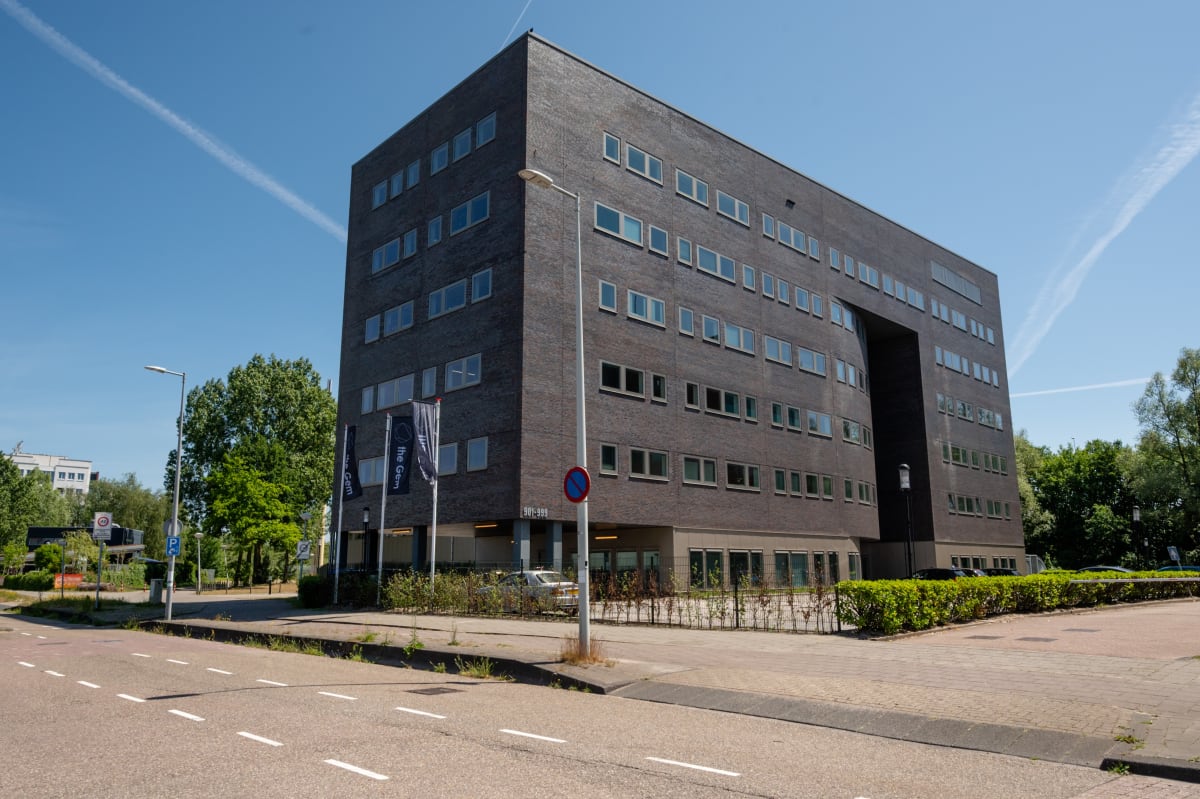 Regus, Joop Geesinkweg 901-999 - 1.jpg